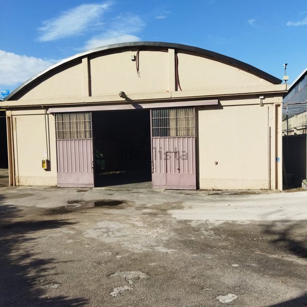 capannone in vendita a Giugliano in Campania in zona Casacelle