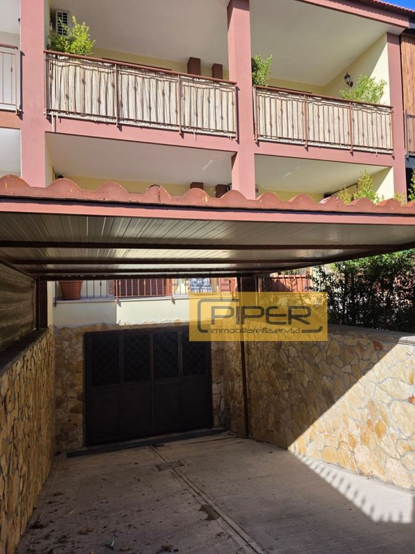 casa indipendente in vendita a Giugliano in Campania in zona Varcaturo