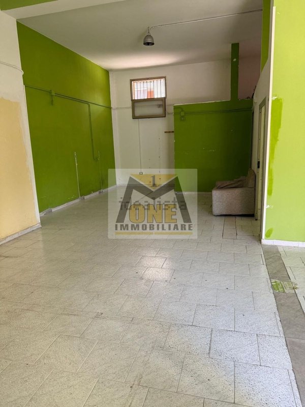 locale commerciale in vendita a Giugliano in Campania