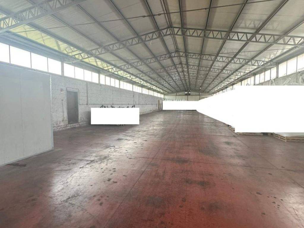 locale commerciale in vendita a Giugliano in Campania