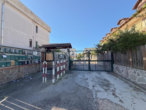 casa indipendente in vendita a Giugliano in Campania in zona Varcaturo