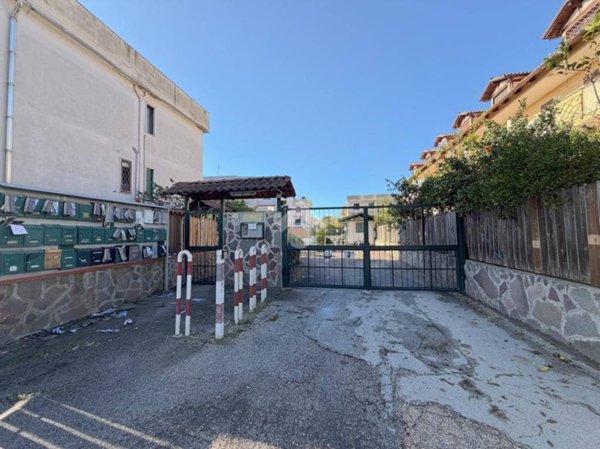 casa indipendente in vendita a Giugliano in Campania in zona Varcaturo