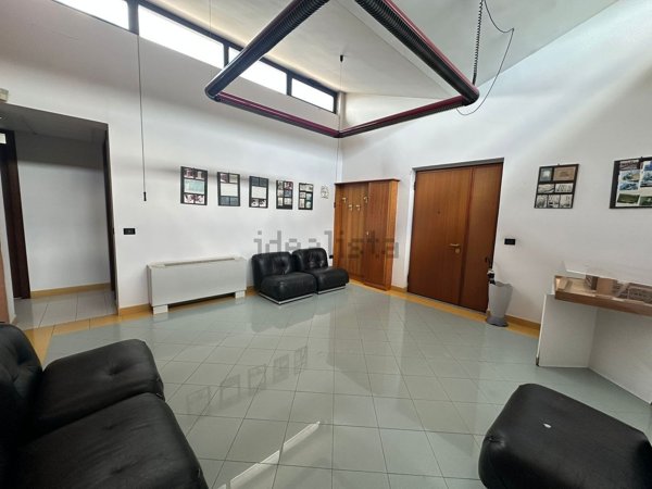 ufficio in vendita a Giugliano in Campania