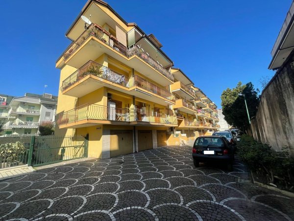 appartamento in vendita a Giugliano in Campania