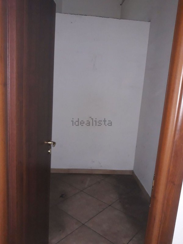 locale commerciale in vendita a Giugliano in Campania