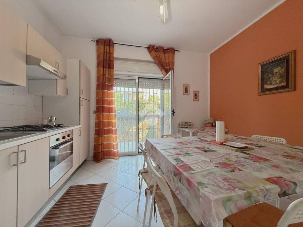 casa indipendente in vendita a Giugliano in Campania in zona Varcaturo