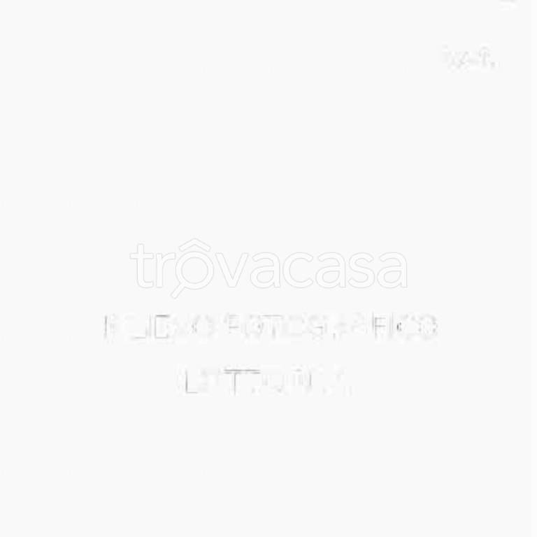 locale commerciale in vendita a Giugliano in Campania in zona Lago Patria