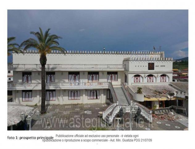 negozio in vendita a Giugliano in Campania