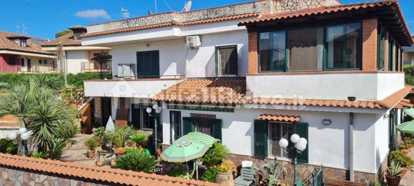 casa indipendente in vendita a Giugliano in Campania