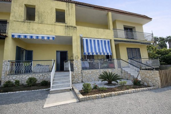 appartamento in vendita a Giugliano in Campania in zona Varcaturo