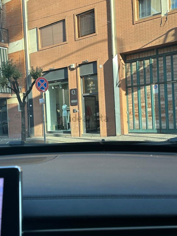 locale commerciale in vendita a Giugliano in Campania