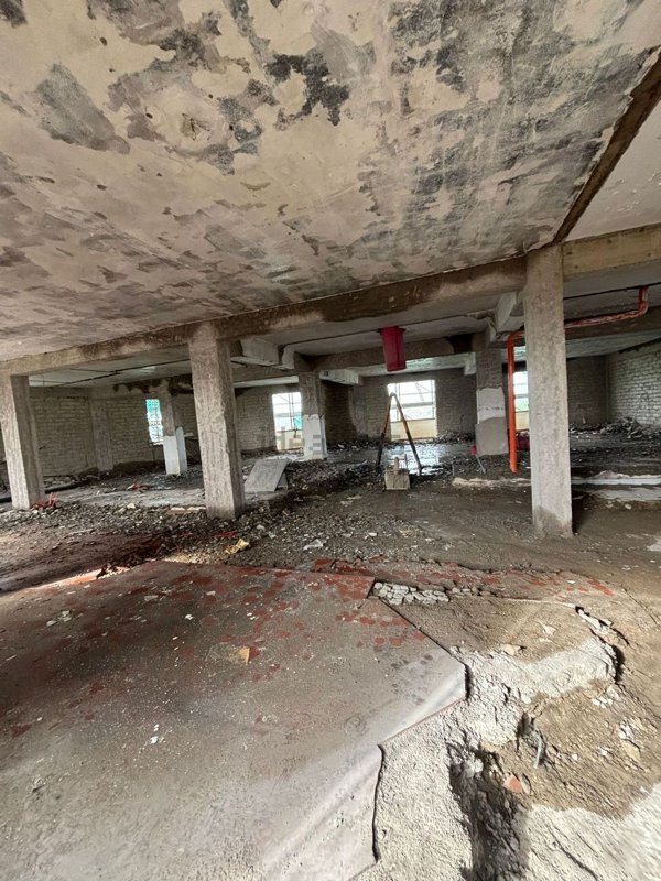 locale commerciale in vendita a Giugliano in Campania in zona Lago Patria