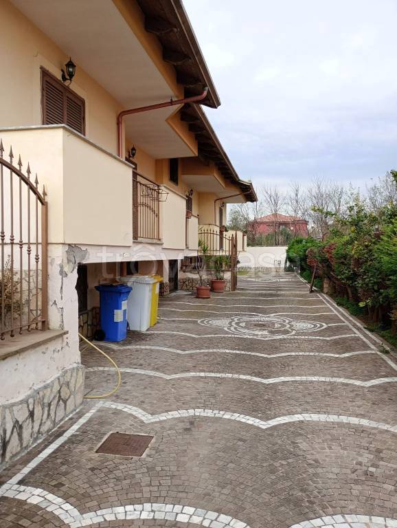 casa indipendente in vendita a Giugliano in Campania in zona Varcaturo