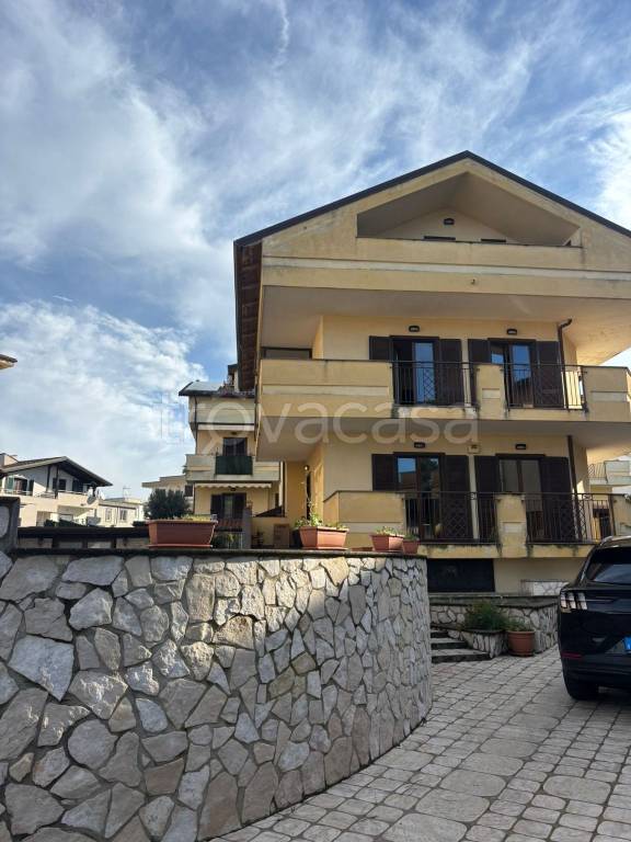 casa indipendente in vendita a Giugliano in Campania in zona Lago Patria