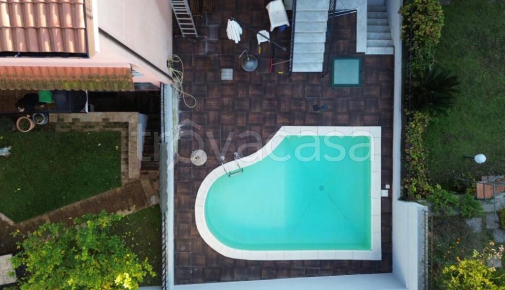 casa indipendente in vendita a Giugliano in Campania in zona Licola