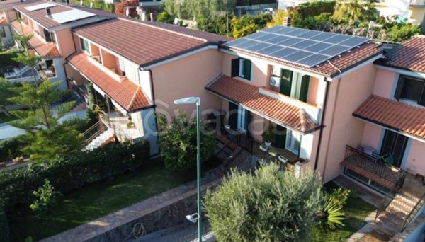 casa indipendente in vendita a Giugliano in Campania in zona Licola