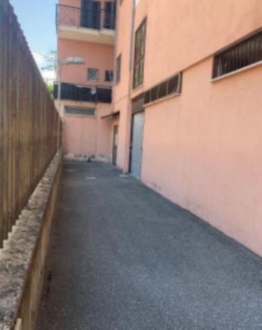 negozio in vendita a Giugliano in Campania