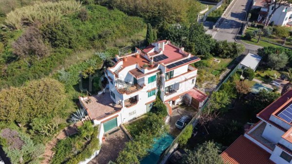 casa indipendente in vendita a Giugliano in Campania