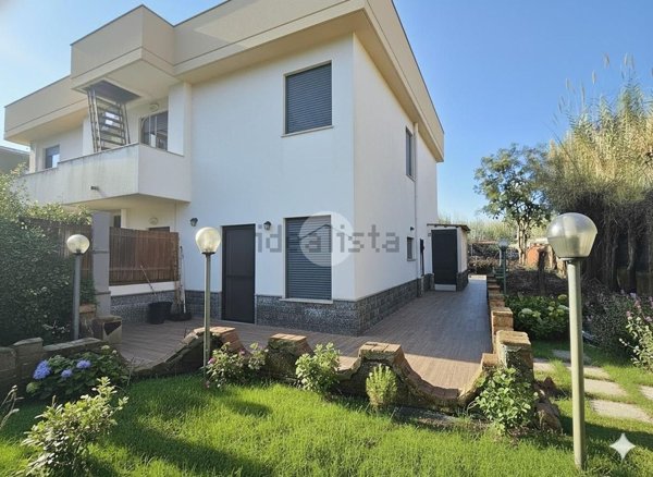 appartamento in vendita a Giugliano in Campania in zona Varcaturo