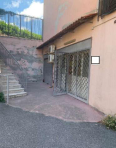 locale commerciale in vendita a Giugliano in Campania