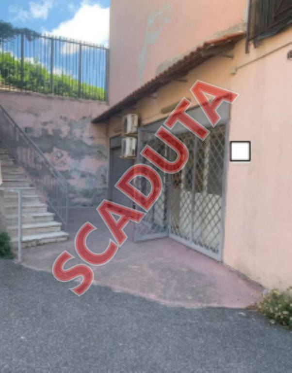 locale commerciale in vendita a Giugliano in Campania