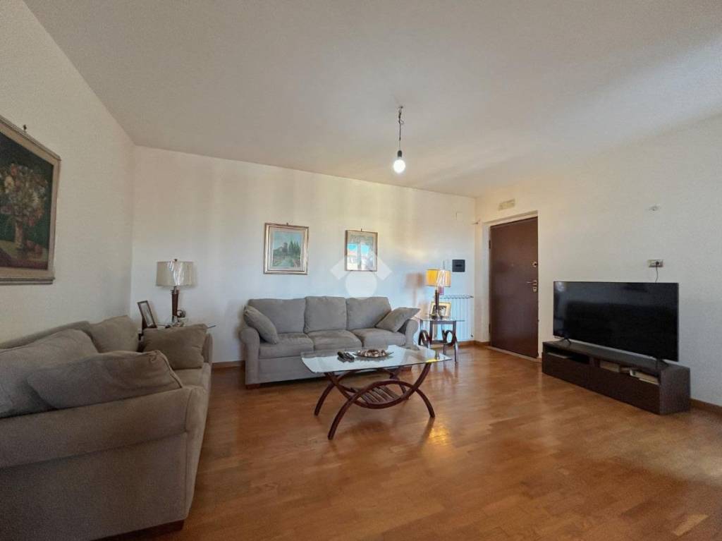 appartamento in vendita a Giugliano in Campania in zona Licola