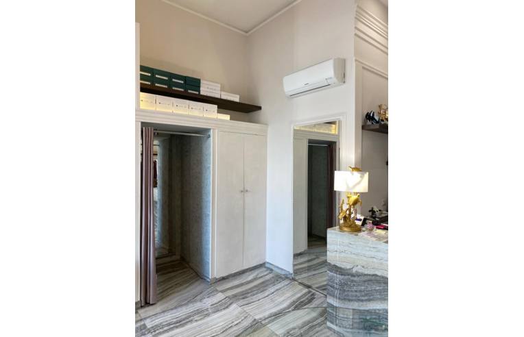 negozio in vendita a Giugliano in Campania