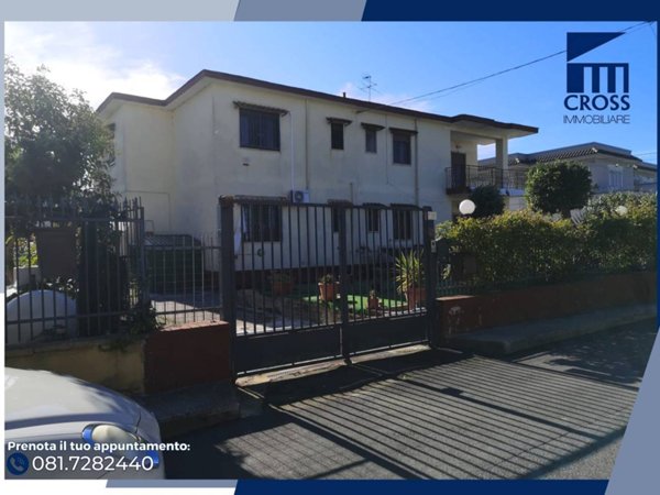 casa indipendente in vendita a Giugliano in Campania in zona Lago Patria