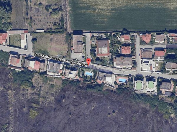 locale commerciale in vendita a Giugliano in Campania