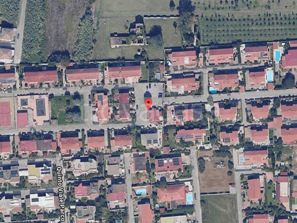 casa indipendente in vendita a Giugliano in Campania in zona Varcaturo