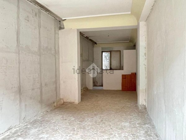 locale commerciale in vendita a Giugliano in Campania