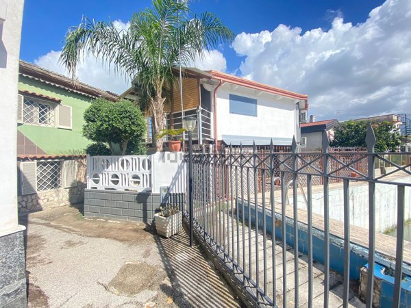 appartamento in vendita a Giugliano in Campania in zona Lago Patria