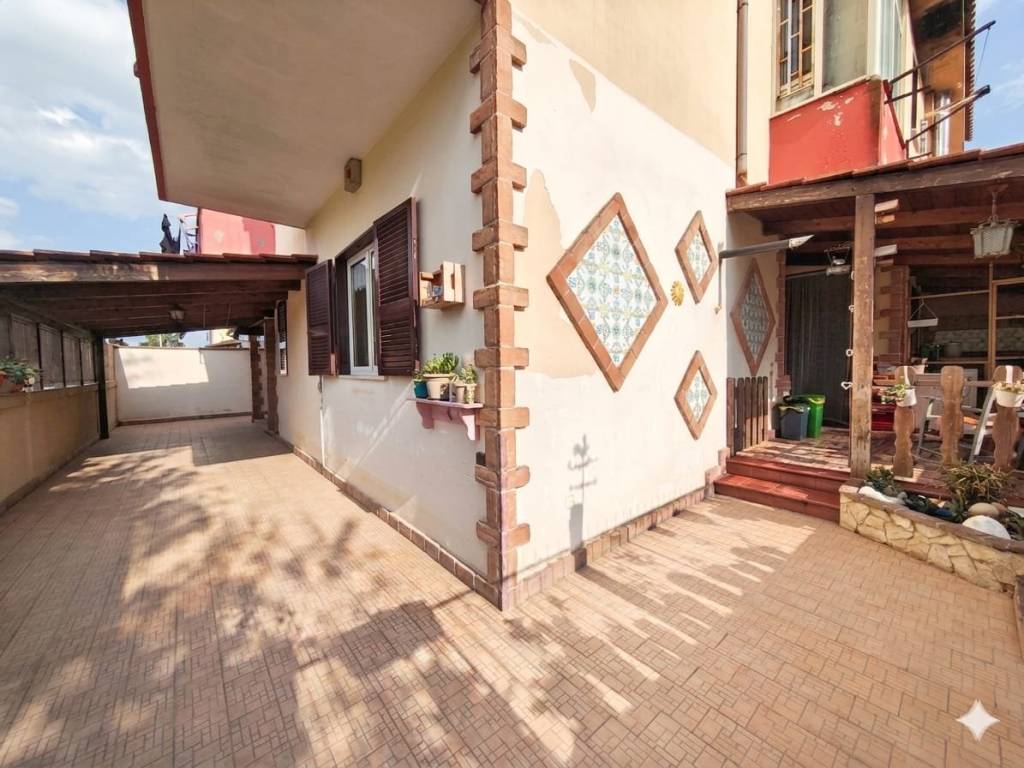 appartamento in vendita a Giugliano in Campania in zona Varcaturo