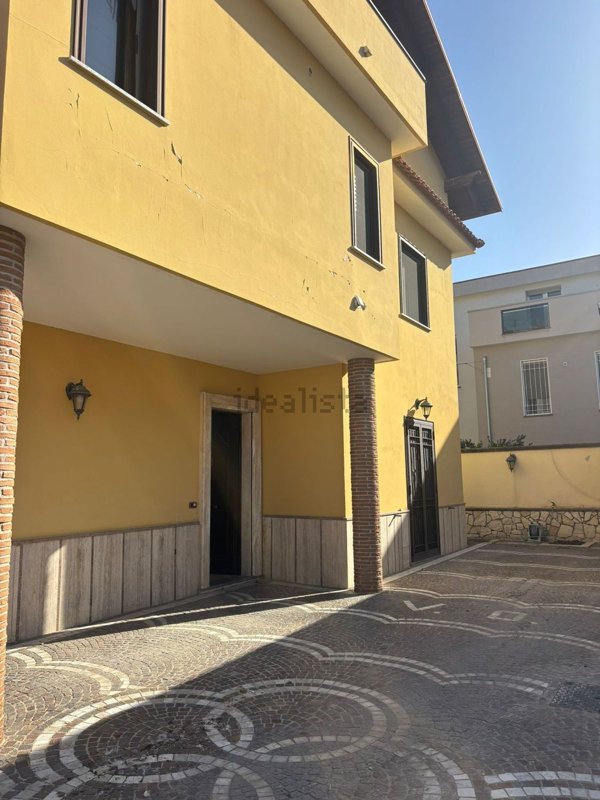 casa indipendente in vendita a Giugliano in Campania in zona Lago Patria