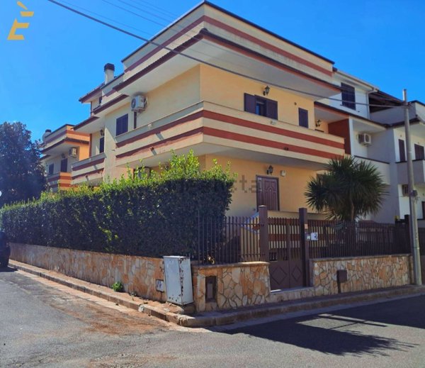 casa indipendente in vendita a Giugliano in Campania in zona Lago Patria