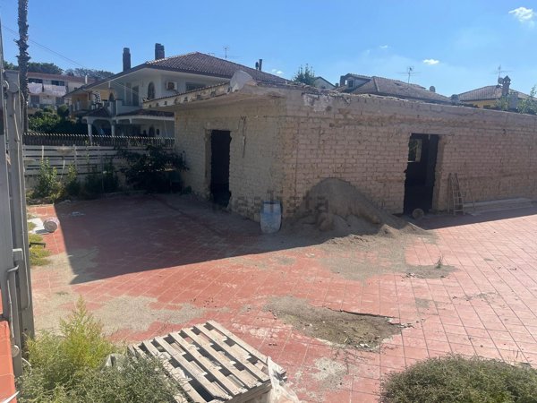 casa indipendente in vendita a Giugliano in Campania in zona Varcaturo