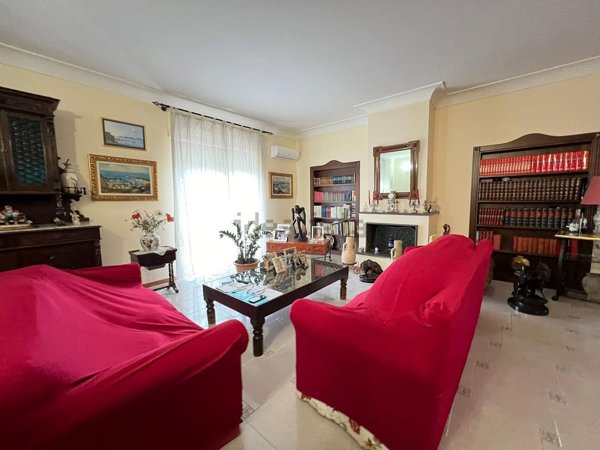 casa indipendente in vendita a Giugliano in Campania in zona Licola