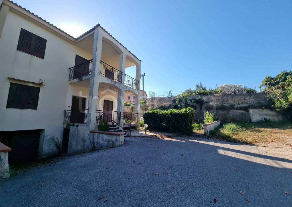 casa indipendente in vendita a Giugliano in Campania in zona Licola