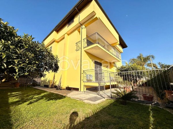 casa indipendente in vendita a Giugliano in Campania in zona Licola