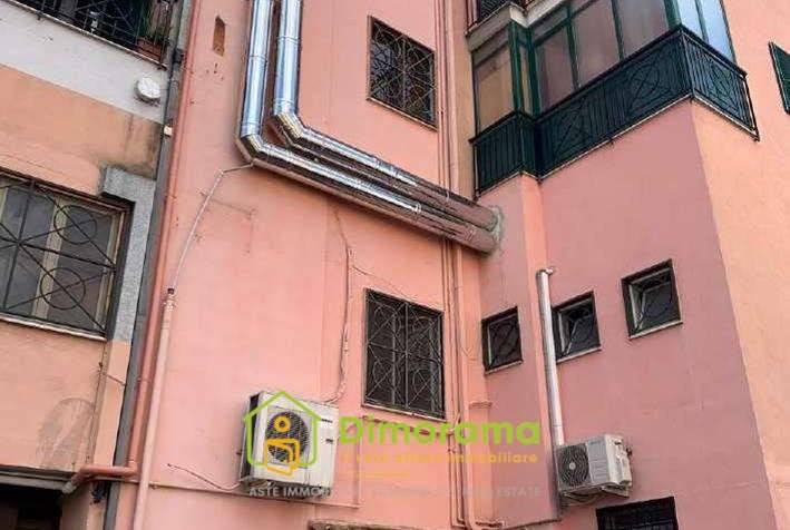 locale commerciale in vendita a Giugliano in Campania