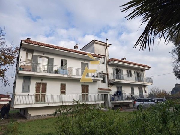 appartamento in vendita a Giugliano in Campania in zona Varcaturo