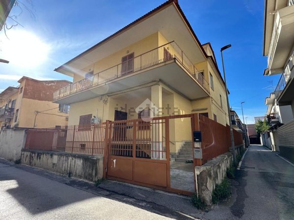 casa indipendente in vendita a Giugliano in Campania