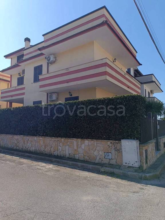 casa indipendente in vendita a Giugliano in Campania in zona Lago Patria