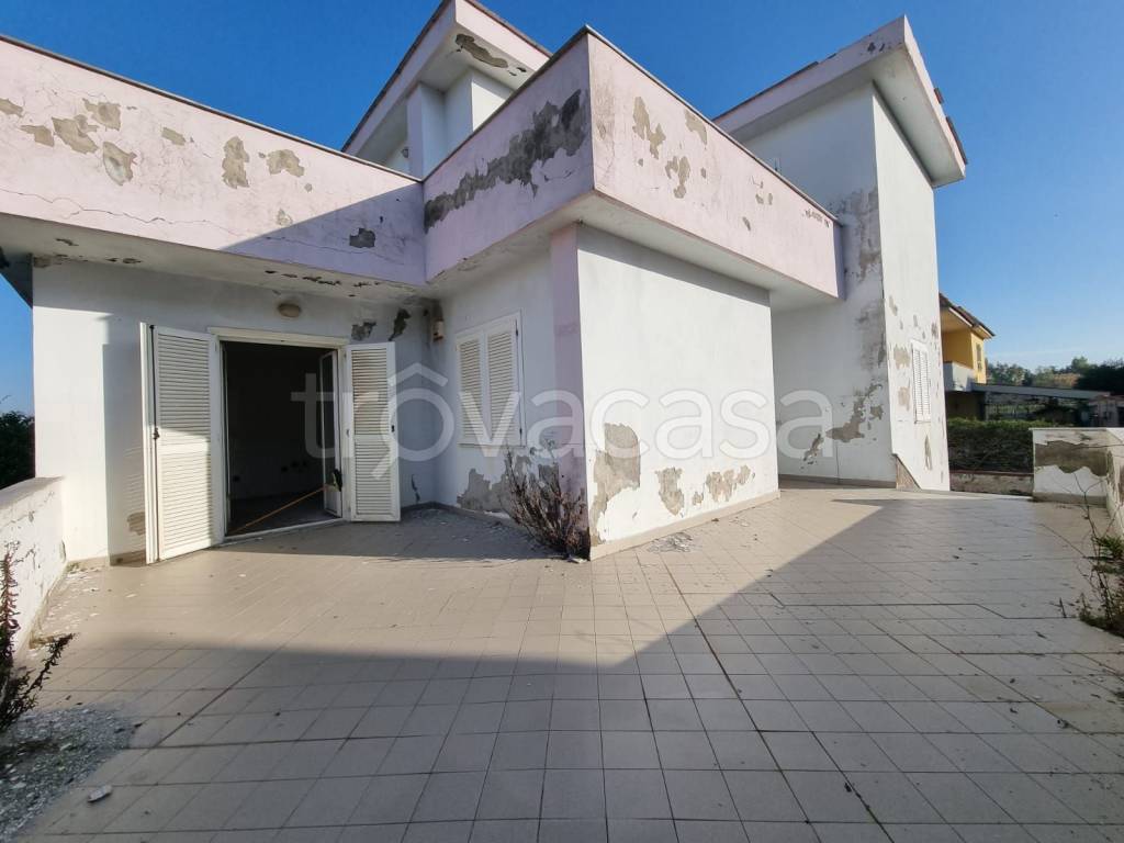 casa indipendente in vendita a Giugliano in Campania in zona Licola