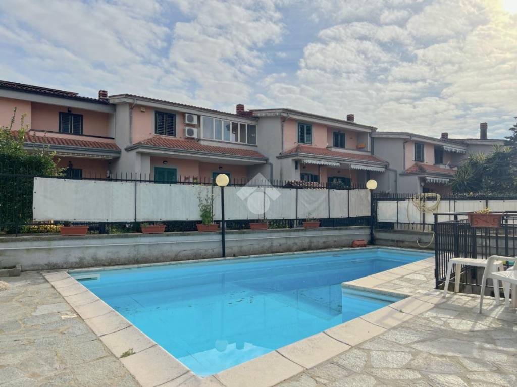 casa indipendente in vendita a Giugliano in Campania in zona Licola