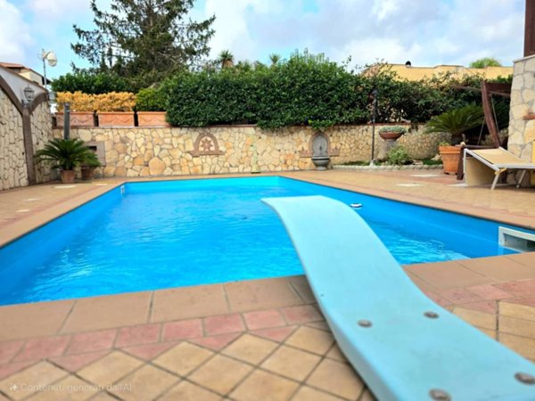 casa indipendente in vendita a Giugliano in Campania in zona Varcaturo