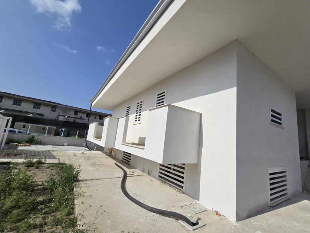 casa indipendente in vendita a Giugliano in Campania in zona Varcaturo