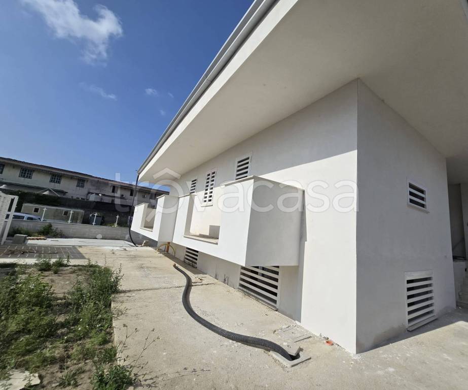 casa indipendente in vendita a Giugliano in Campania in zona Varcaturo