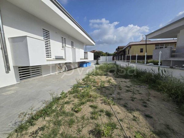 casa indipendente in vendita a Giugliano in Campania in zona Varcaturo