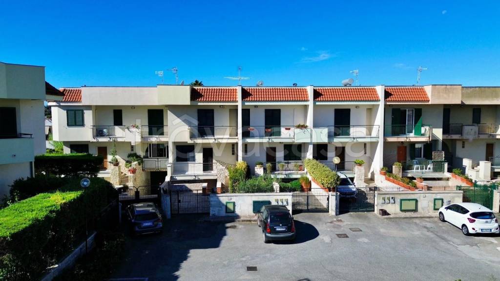 casa indipendente in vendita a Giugliano in Campania in zona Varcaturo